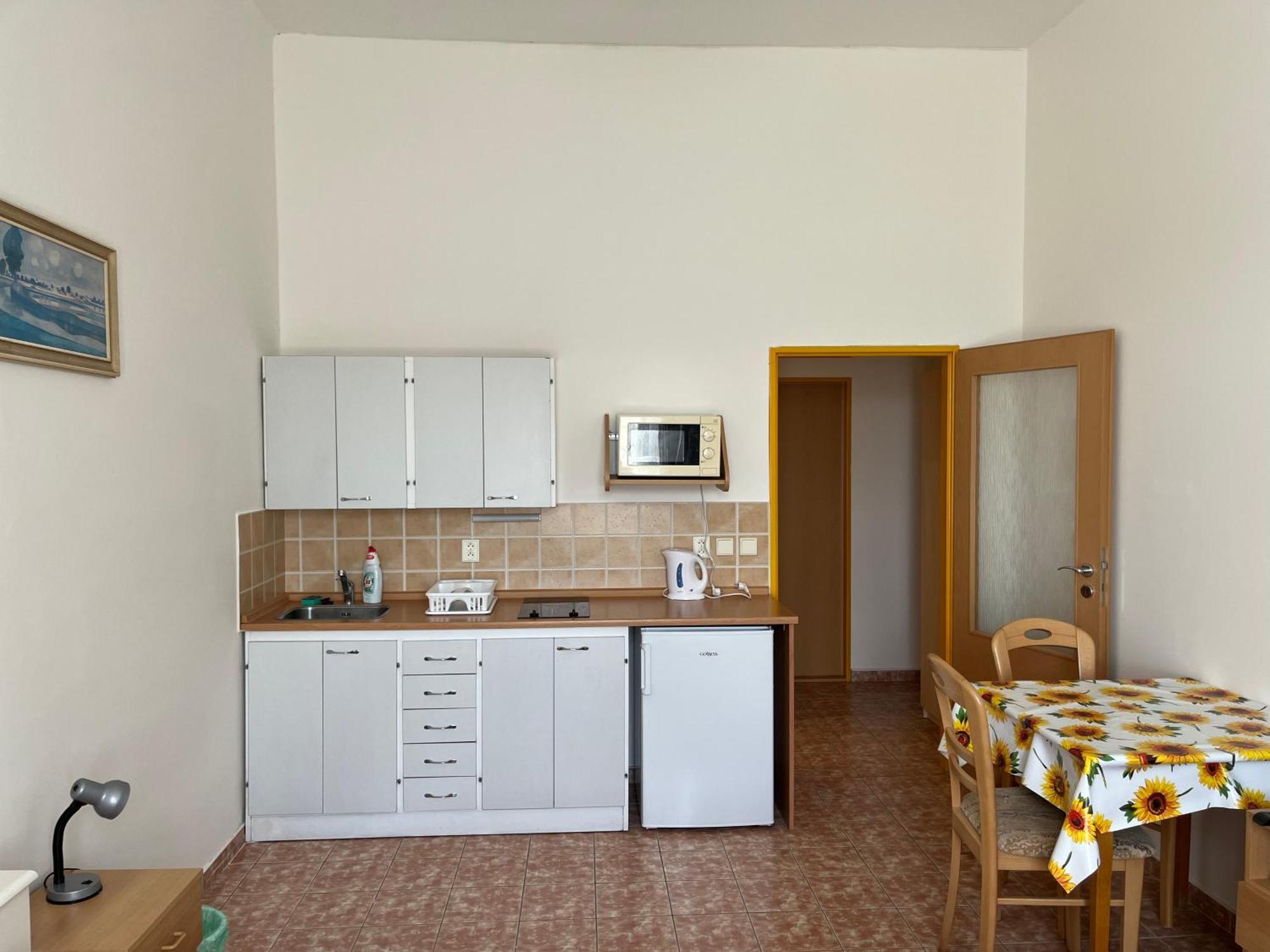 Apartmánový dům Obecná škola Svetlik Esterno foto