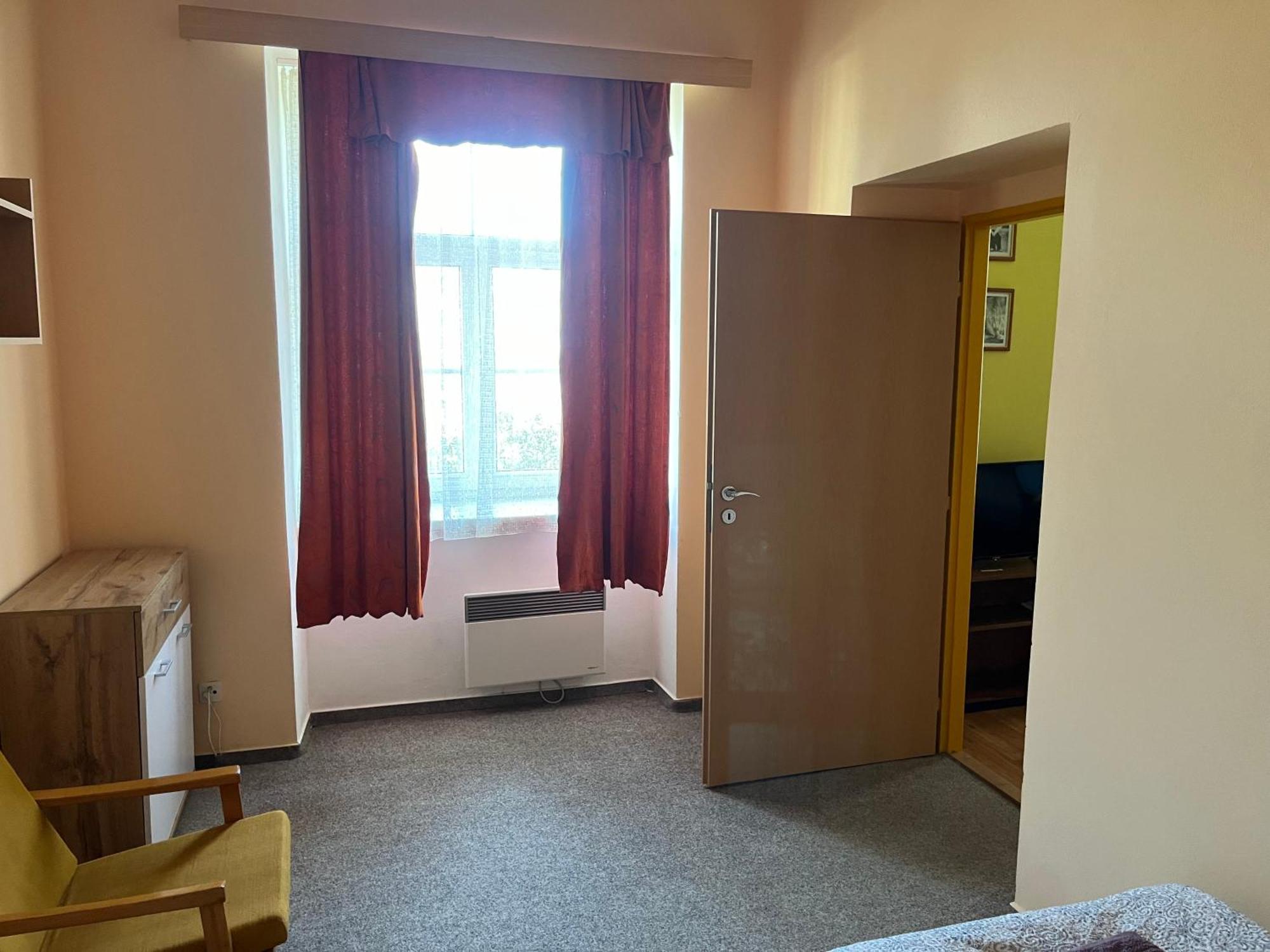 Apartmánový dům Obecná škola Svetlik Esterno foto