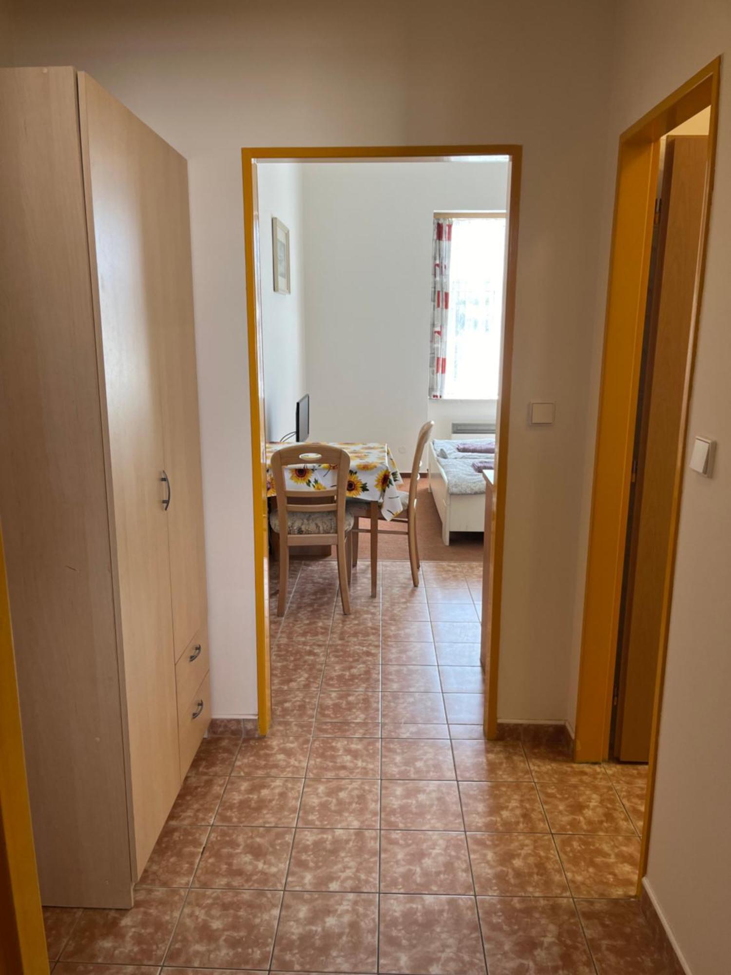 Apartmánový dům Obecná škola Svetlik Esterno foto