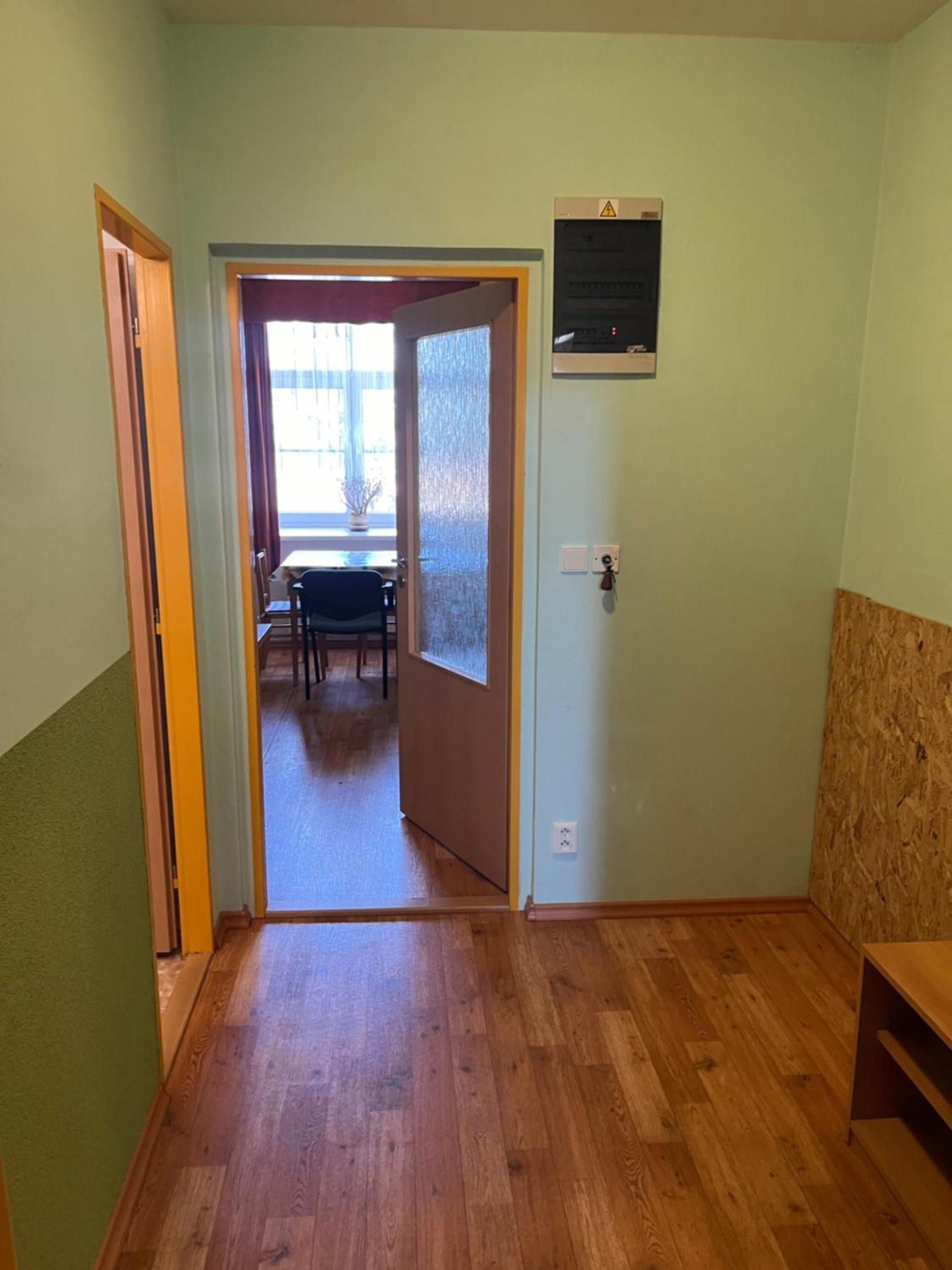 Apartmánový dům Obecná škola Svetlik Esterno foto
