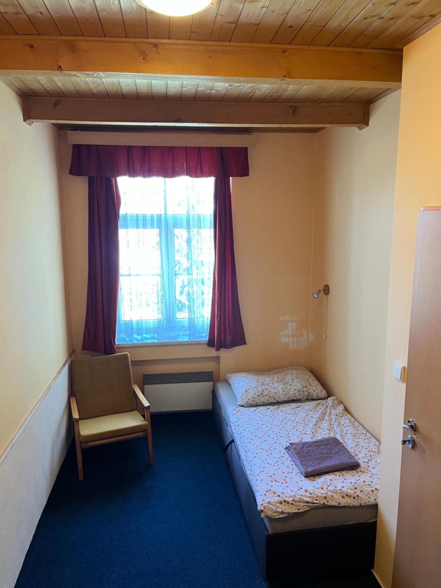 Apartmánový dům Obecná škola Svetlik Esterno foto