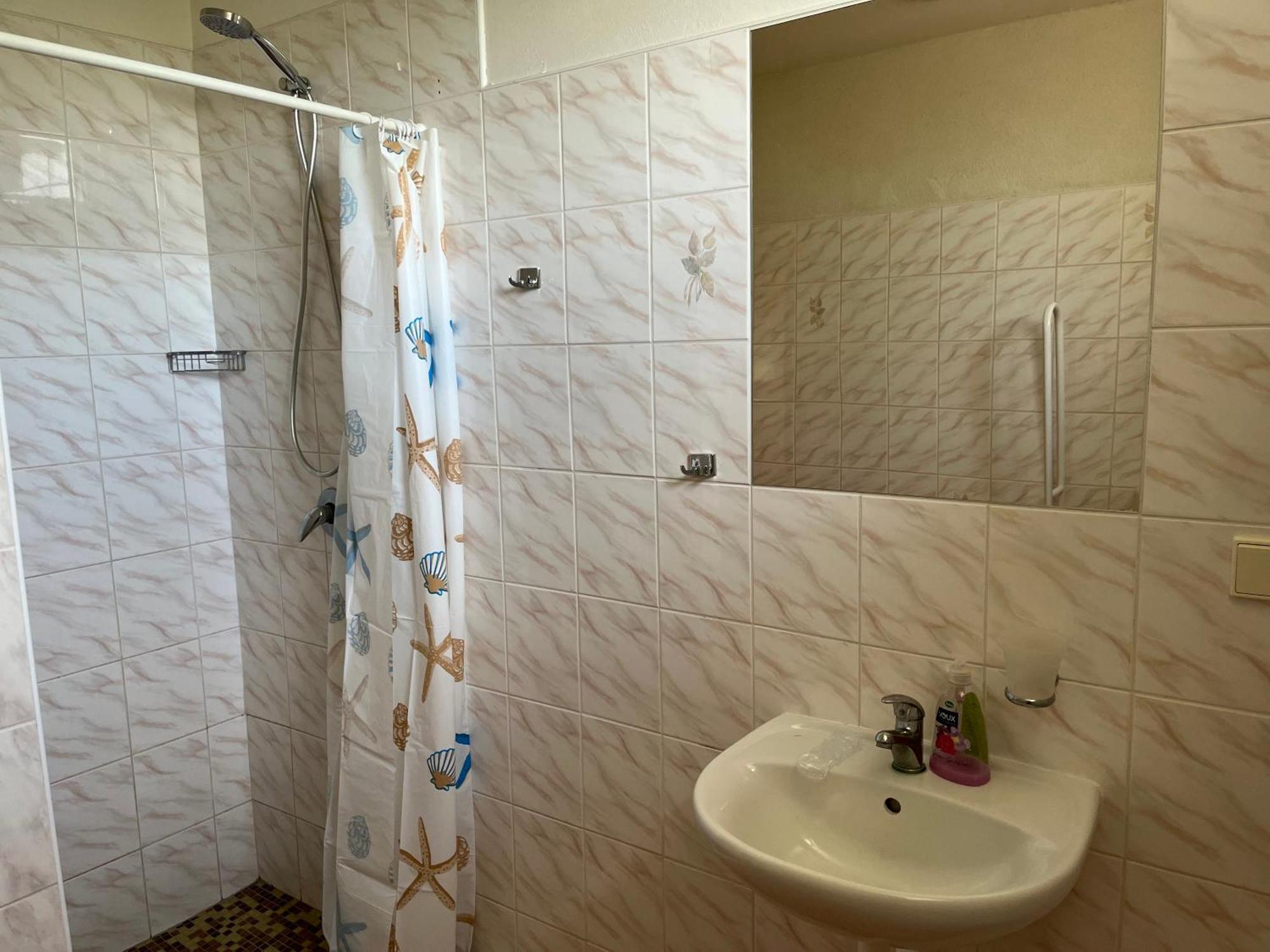 Apartmánový dům Obecná škola Svetlik Esterno foto